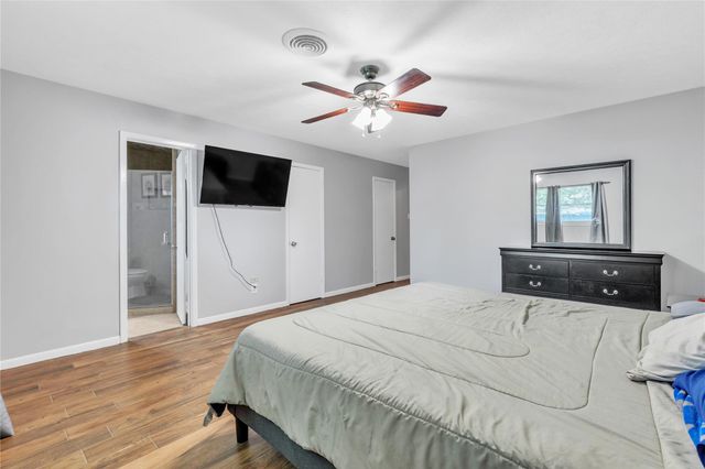 2207 Mockingbird Lane, Baytown, TX 77520