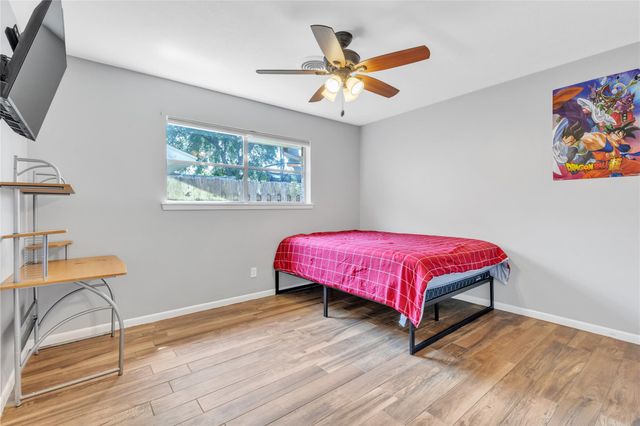 2207 Mockingbird Lane, Baytown, TX 77520