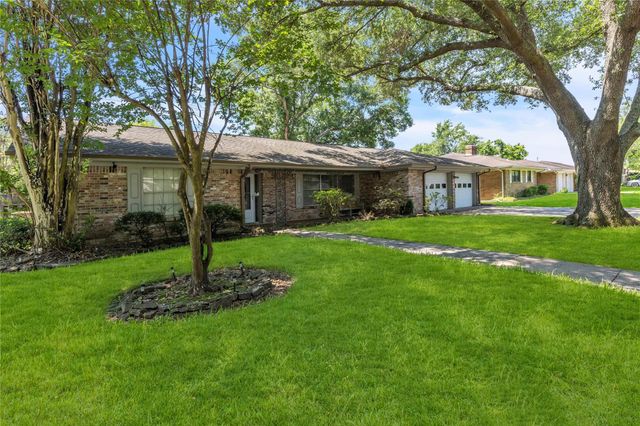 2207 Mockingbird Lane, Baytown, TX 77520