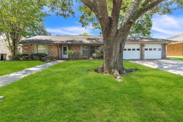 2207 Mockingbird Lane, Baytown, TX 77520