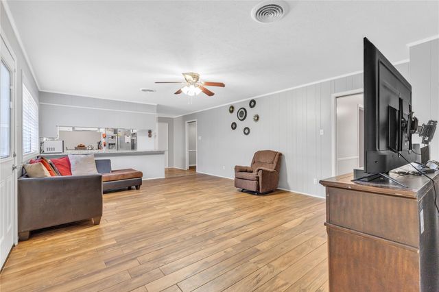 2207 Mockingbird Lane, Baytown, TX 77520