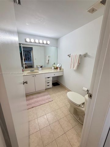 4974 NW 97th Place 310, Doral, FL 33178