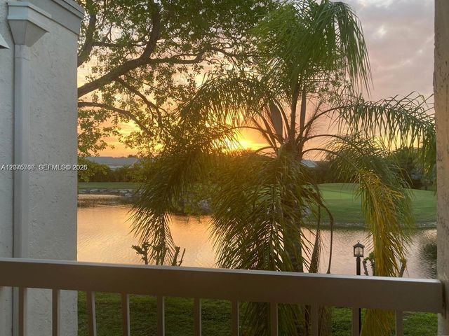 4974 NW 97th Place 310, Doral, FL 33178