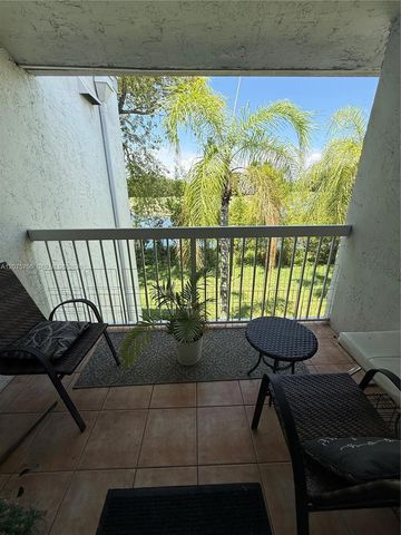 4974 NW 97th Place 310, Doral, FL 33178