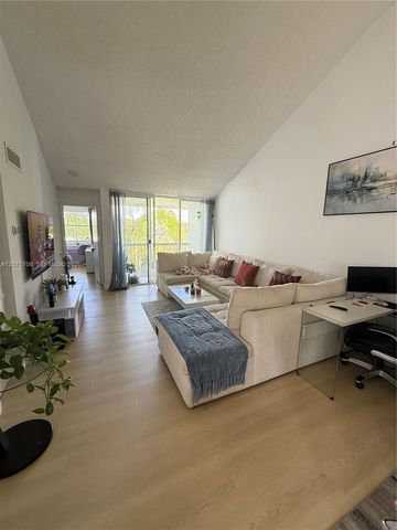 4974 NW 97th Place 310, Doral, FL 33178