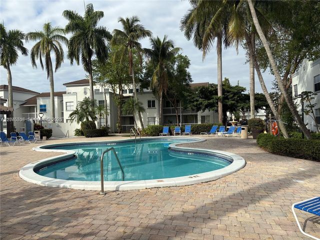 4974 NW 97th Place 310, Doral, FL 33178