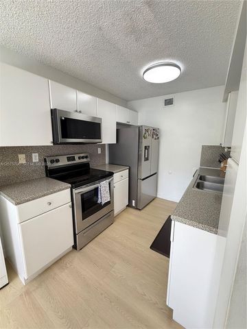 4974 NW 97th Place 310, Doral, FL 33178