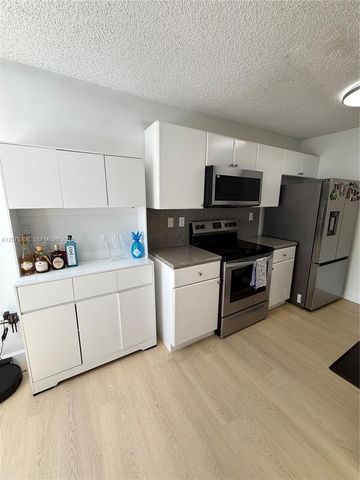 4974 NW 97th Place 310, Doral, FL 33178