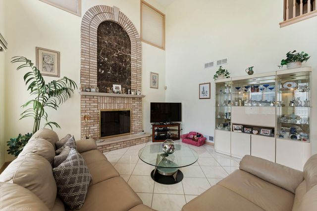 417 E Noyes Street, Arlington Heights, IL 60005