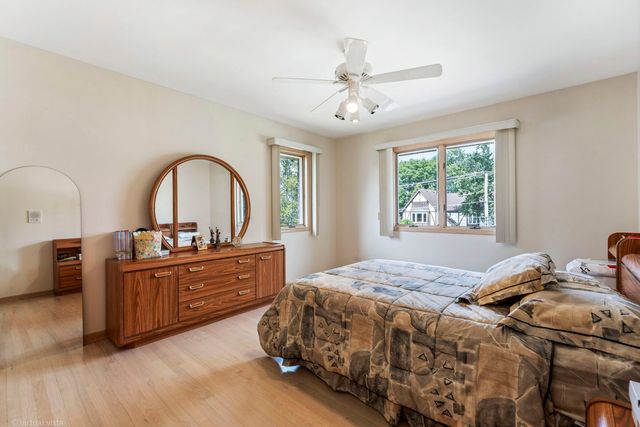 417 E Noyes Street, Arlington Heights, IL 60005