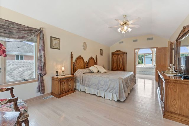 417 E Noyes Street, Arlington Heights, IL 60005