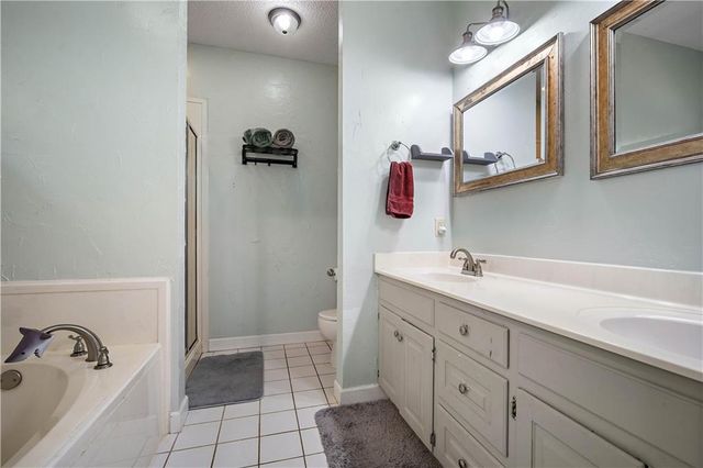 1578 Hunters Ridge Drive W, Mobile, AL 36695