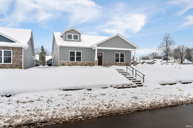 1053 E Wabash Street, Frankfort, IN 46041