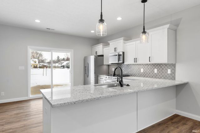 1053 E Wabash Street, Frankfort, IN 46041