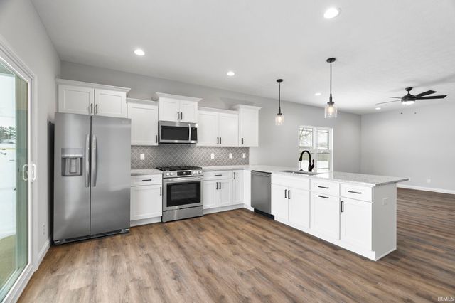 1053 E Wabash Street, Frankfort, IN 46041