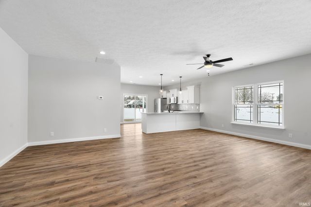 1053 E Wabash Street, Frankfort, IN 46041