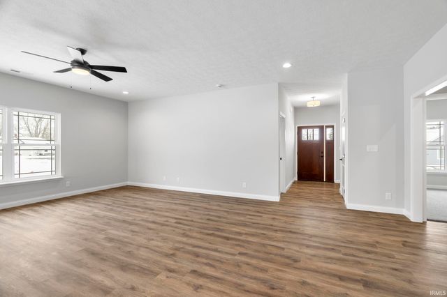 1053 E Wabash Street, Frankfort, IN 46041