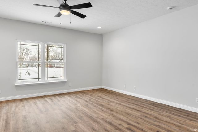 1053 E Wabash Street, Frankfort, IN 46041