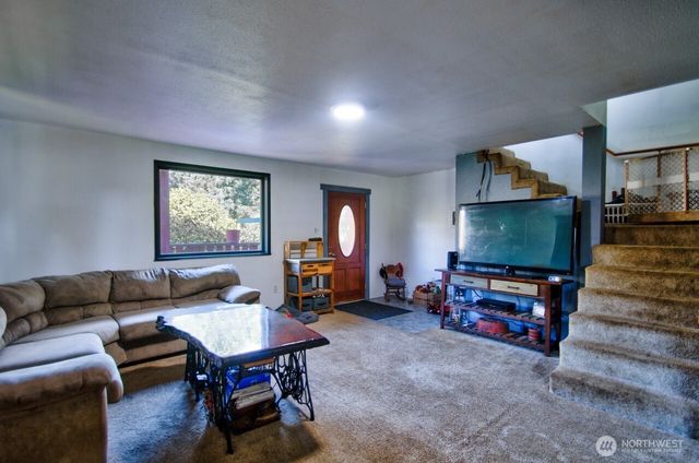 715 Copalis Beach Road, Copalis Beach, WA 98535