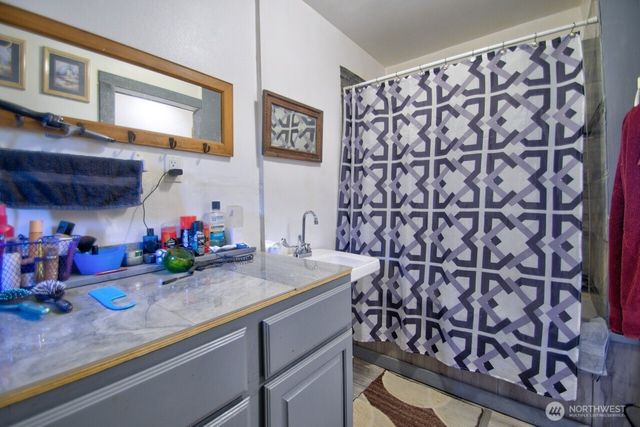 715 Copalis Beach Road, Copalis Beach, WA 98535