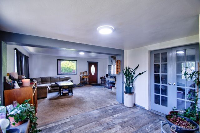 715 Copalis Beach Road, Copalis Beach, WA 98535