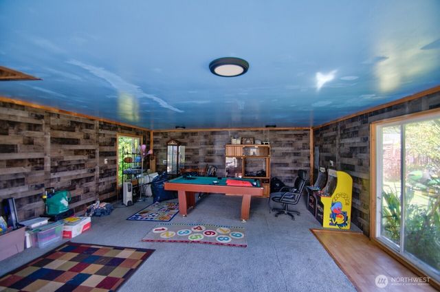 715 Copalis Beach Road, Copalis Beach, WA 98535