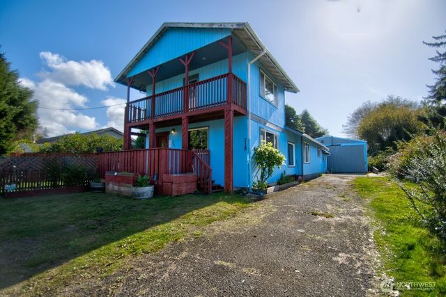 715 Copalis Beach Road, Copalis Beach, WA 98535