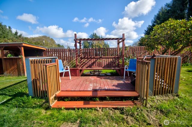 715 Copalis Beach Road, Copalis Beach, WA 98535