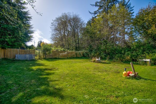 715 Copalis Beach Road, Copalis Beach, WA 98535