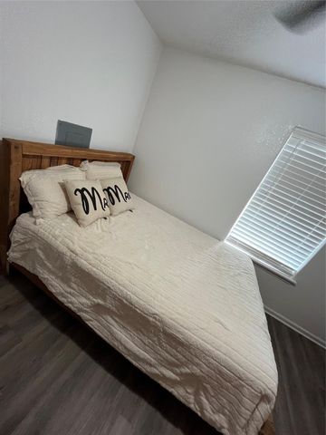 210 S Colbert Street, Dayton, TX 77535