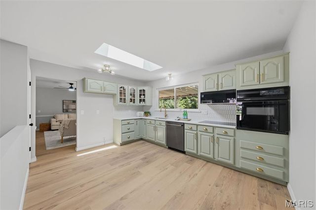 1344 Palm Ridge Court, St Louis, MO 63146