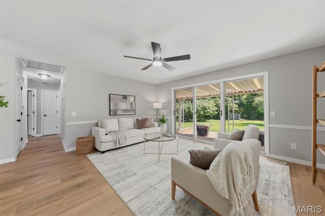 1344 Palm Ridge Court, St Louis, MO 63146
