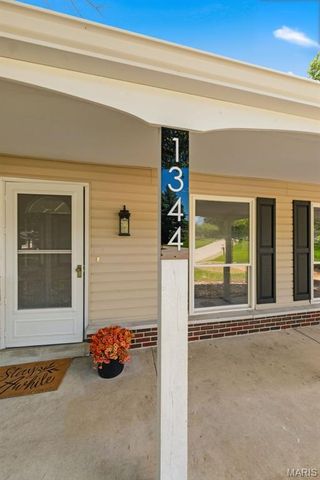 1344 Palm Ridge Court, St Louis, MO 63146