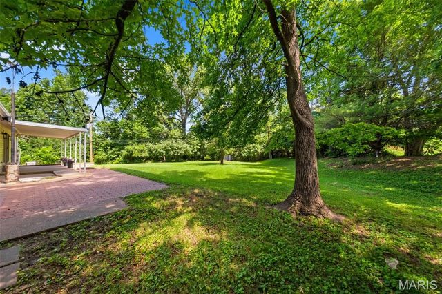 1344 Palm Ridge Court, St Louis, MO 63146