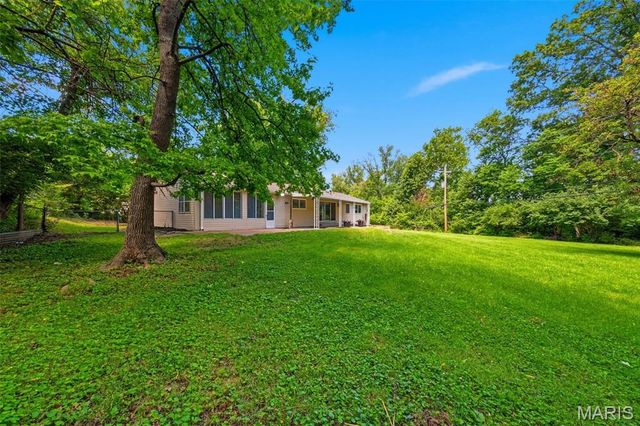 1344 Palm Ridge Court, St Louis, MO 63146