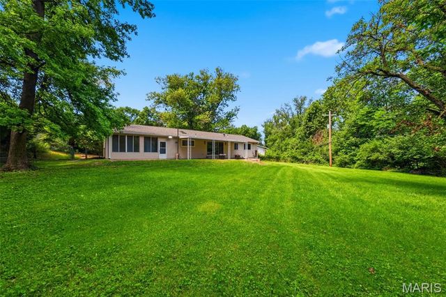 1344 Palm Ridge Court, St Louis, MO 63146