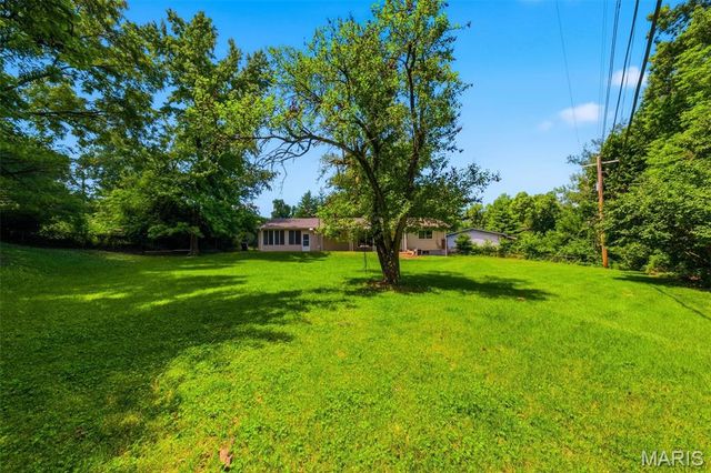 1344 Palm Ridge Court, St Louis, MO 63146