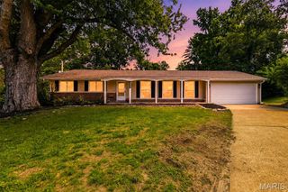 1344 Palm Ridge Court, St Louis, MO 63146