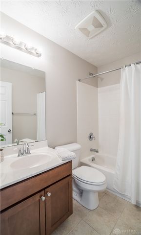 4182 Spicebush Drive, Tipp City, OH 45371