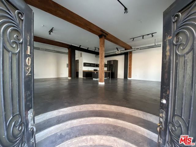 652 Mateo Street 102, Los Angeles, CA 90021