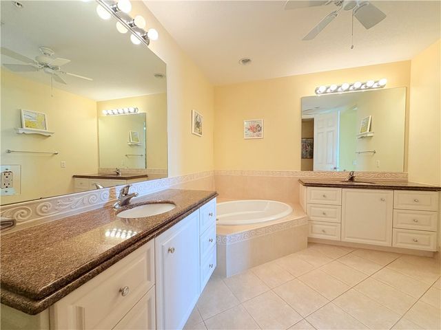 29 Harbour Isle Drive PH-01, Hutchinson Island, FL 34949