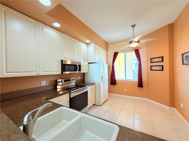 29 Harbour Isle Drive PH-01, Hutchinson Island, FL 34949