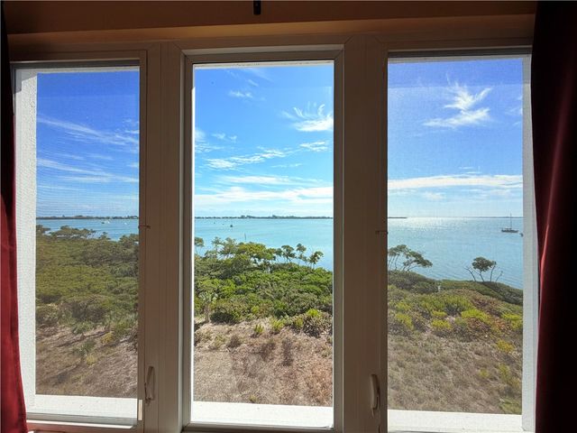 29 Harbour Isle Drive PH-01, Hutchinson Island, FL 34949