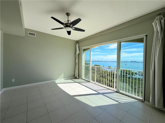 29 Harbour Isle Drive PH-01, Hutchinson Island, FL 34949