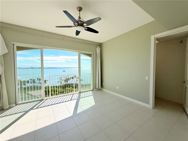 29 Harbour Isle Drive PH-01, Hutchinson Island, FL 34949