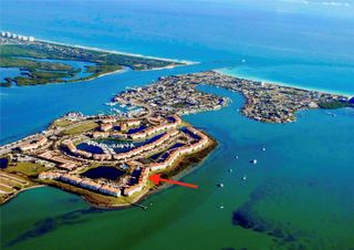 29 Harbour Isle Drive PH-01, Hutchinson Island, FL 34949