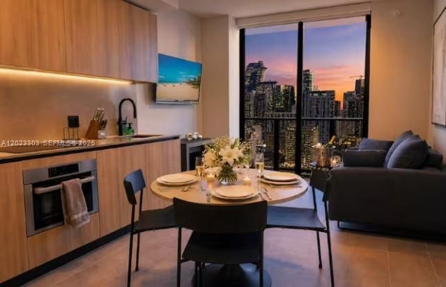 121 NE 5th St 3203, Miami, FL 33132