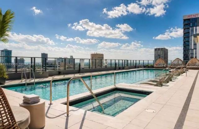 121 NE 5th St 3203, Miami, FL 33132