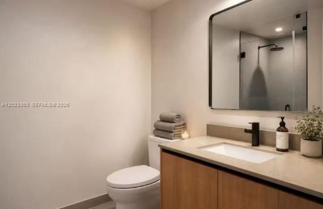 121 NE 5th St 3203, Miami, FL 33132