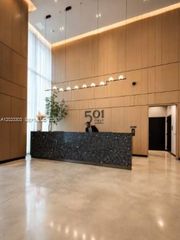 121 NE 5th St 3203, Miami, FL 33132